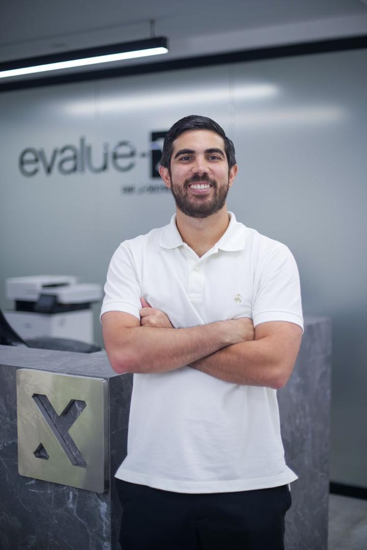 Daniel Álvarez - Director