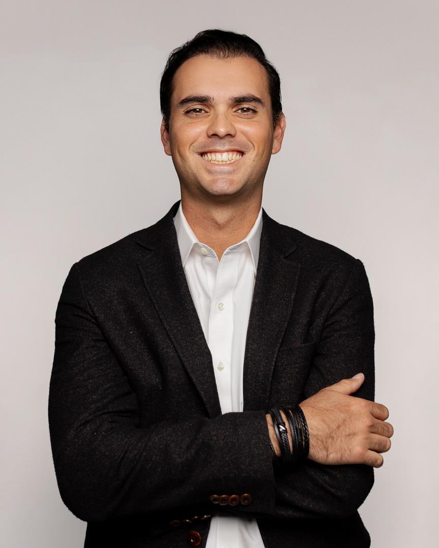 Gustavo Belisario - Director